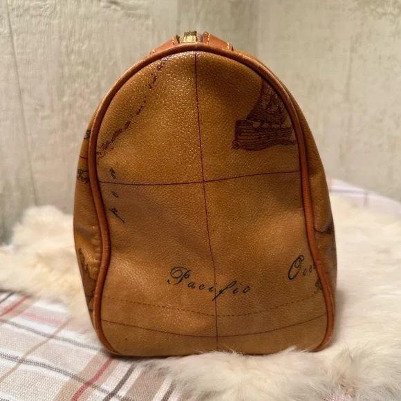 Alviero Martini Leather Travel Bag - Picture 5 of 11